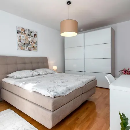 Gorgeous In With Wifi Holiday home *