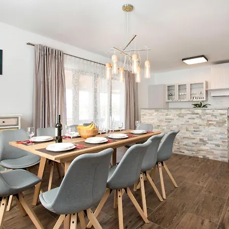Holiday home Gorgeous In With Wifi Krmed