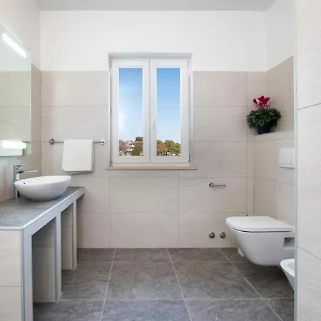 Gorgeous In With Wifi Holiday home